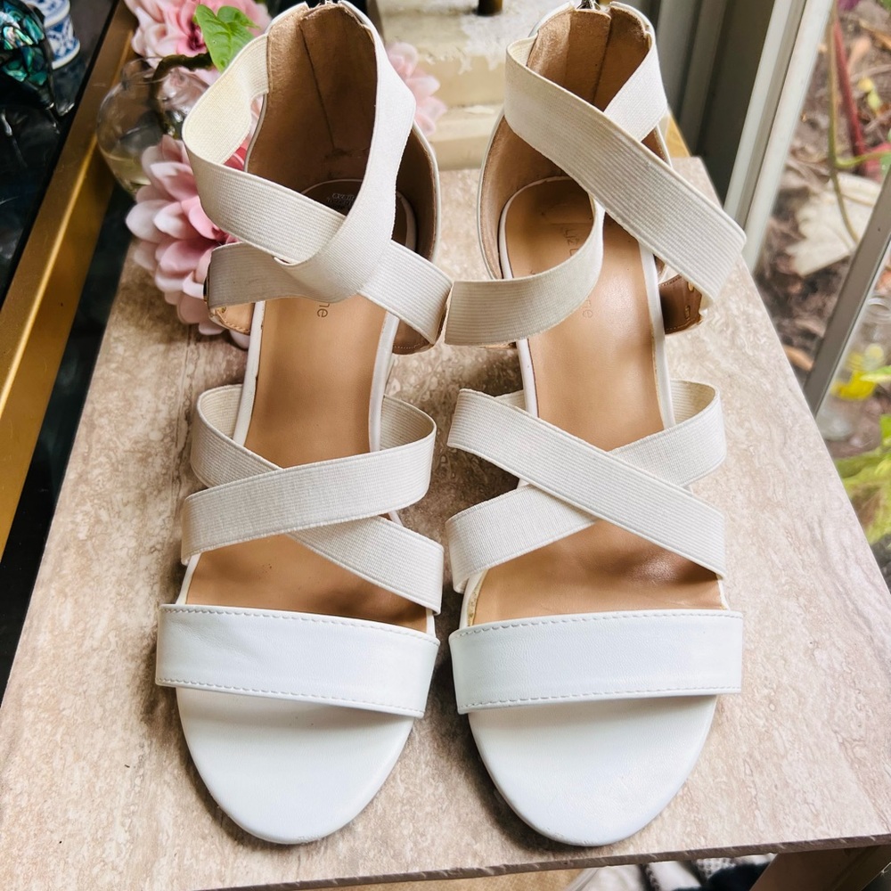 Liz Claiborne White Sandals with stretchy straps 7 1/2